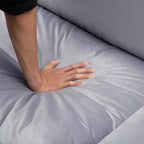 Divano Sezionale a L con Pouf – Rivestimento in Velluto, Struttura in Legno