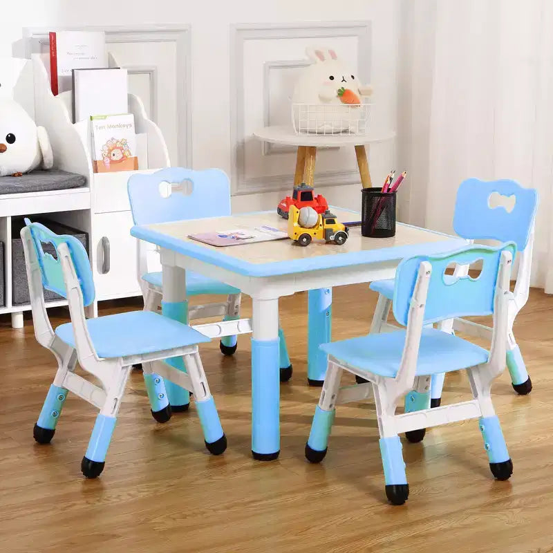 Set Tavolo e 4 Sedie per Bambini con Altezza Regolabile