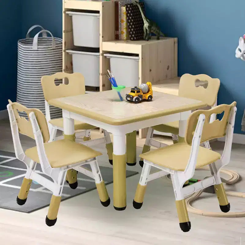 Set Tavolo e 4 Sedie per Bambini con Altezza Regolabile