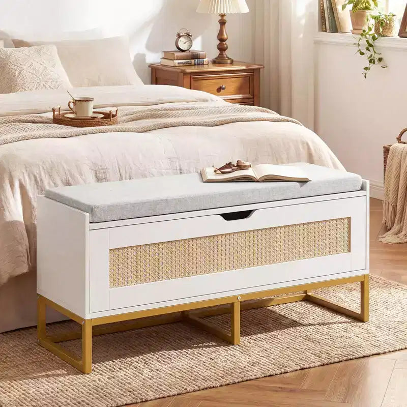 Panca contenitore in rattan da 99 cm con seduta imbottita, coperchio incernierato e cerniere di sicurezza – Oro e Bianco / Marrone