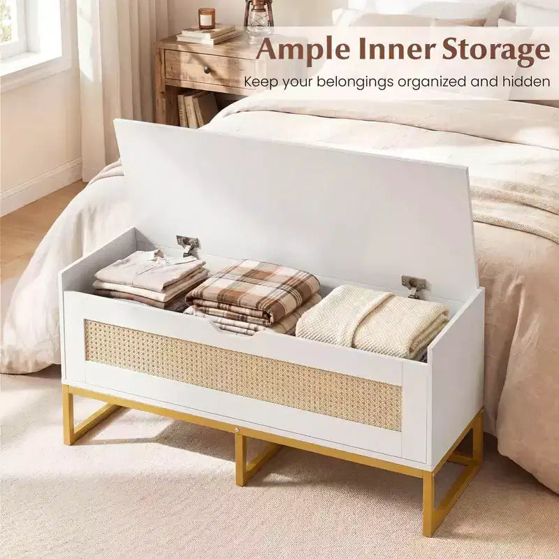 Panca contenitore in rattan da 99 cm con seduta imbottita, coperchio incernierato e cerniere di sicurezza – Oro e Bianco / Marrone
