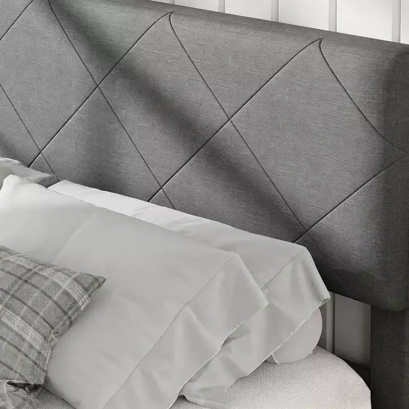 Struttura letto imbottita con testiera trapuntata a rombi