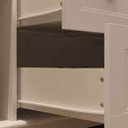Armadio bianco indipendente in legno con cassetti e aste appendiabiti