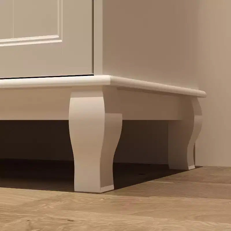 Armadio bianco indipendente in legno con cassetti e aste appendiabiti